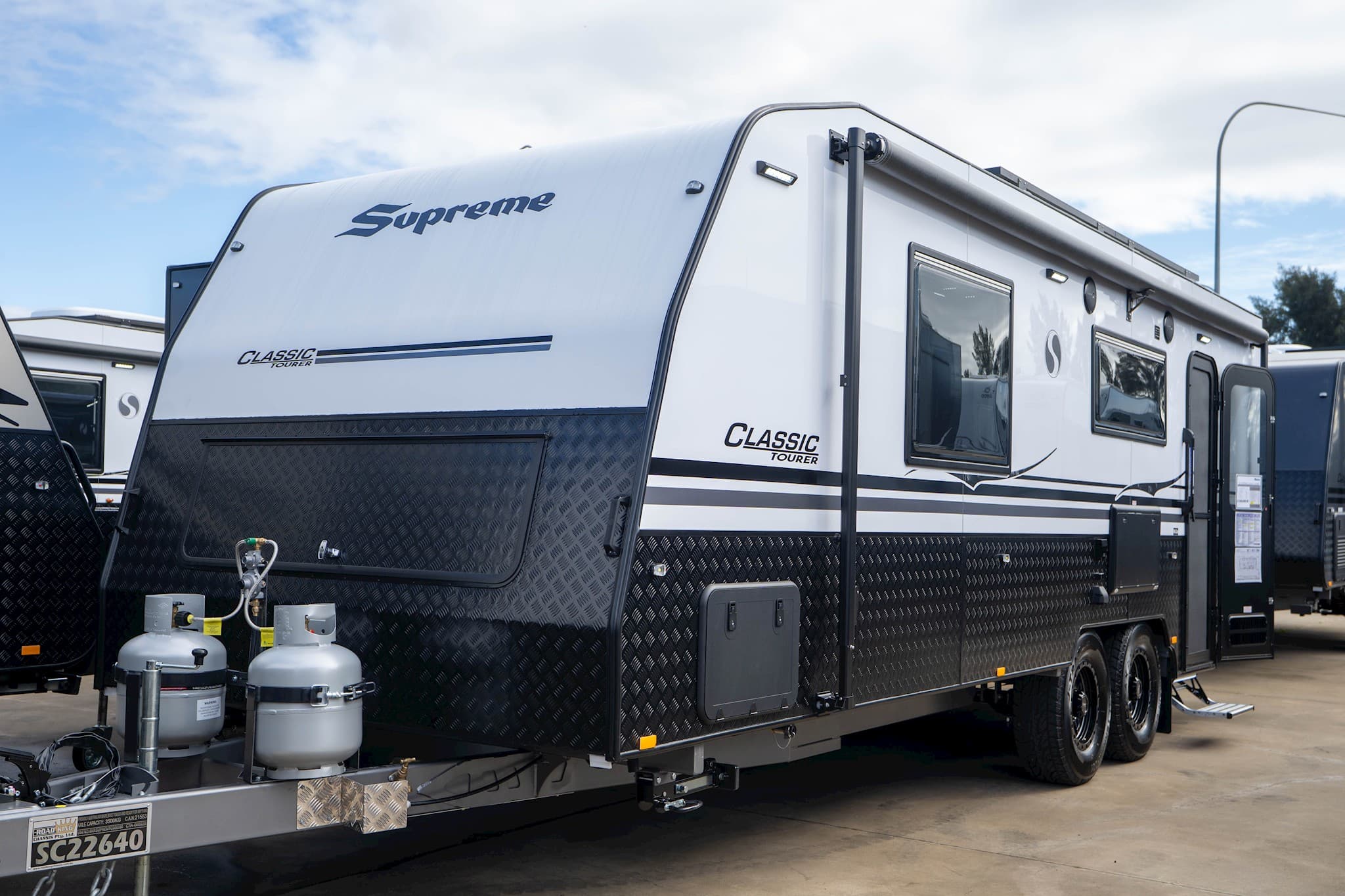 2026 Supreme Classic Tourer 2200_R_K1E1Ew_T 2200_R_K1E1EW_T for sale in GREEN FIELDS SA